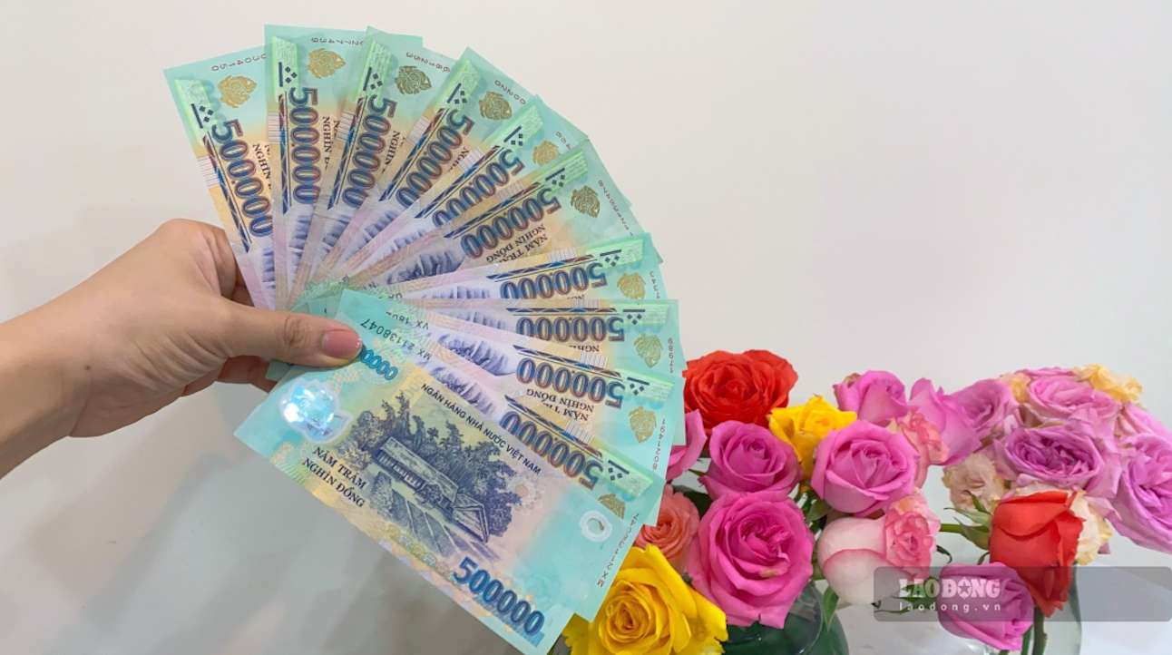 12-month savings interest rates in the banking system fluctuate around 4.4 - 9%. Illustration photo: Tra My