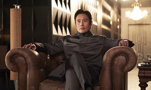 Lee Byung Hun trong một cảnh phim “Squid Game 2”. Ảnh: Nhà sản xuất