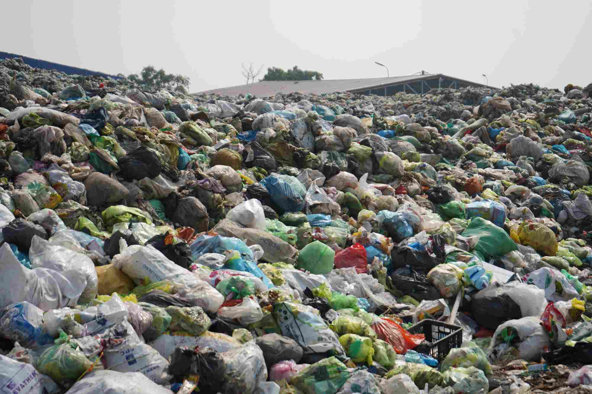 Kien Thiet landfill currently has more than 5,000 tons of waste, expected to be completed in April 2025. Photo: Mai Dung