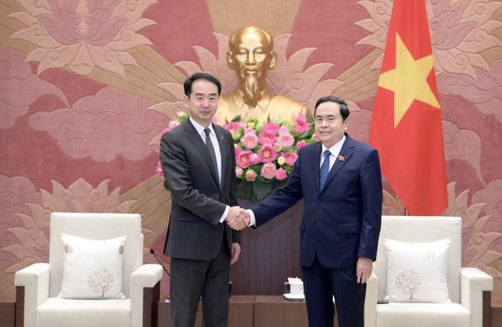 National Assembly Chairman Tran Thanh Man received Chinese Ambassador to Vietnam Ha Vi. Photo: Quochoi.vn