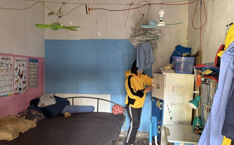 Ms. Le Thi Tam in her rented room. Photo: Bao Han