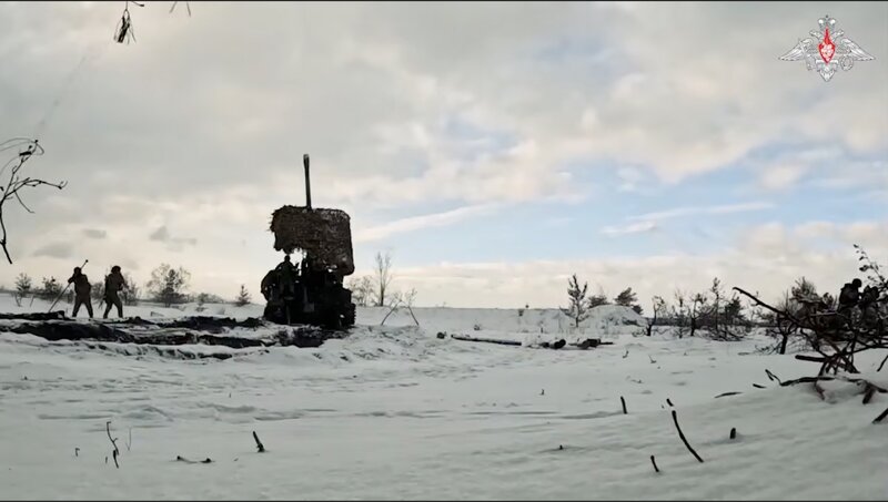 Russian Giatsint-S self-propelled gun on a snowy battlefield. Photo: Russian Ministry of Defense