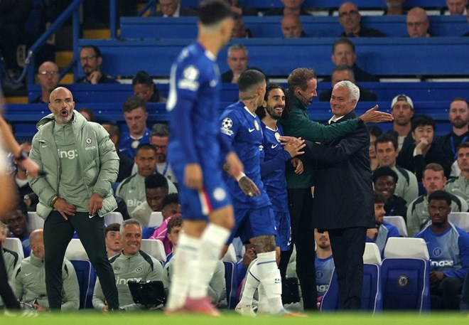 첼시 무리뉴의 벤피카를 힘겹게 꺾다. 사진: AFP