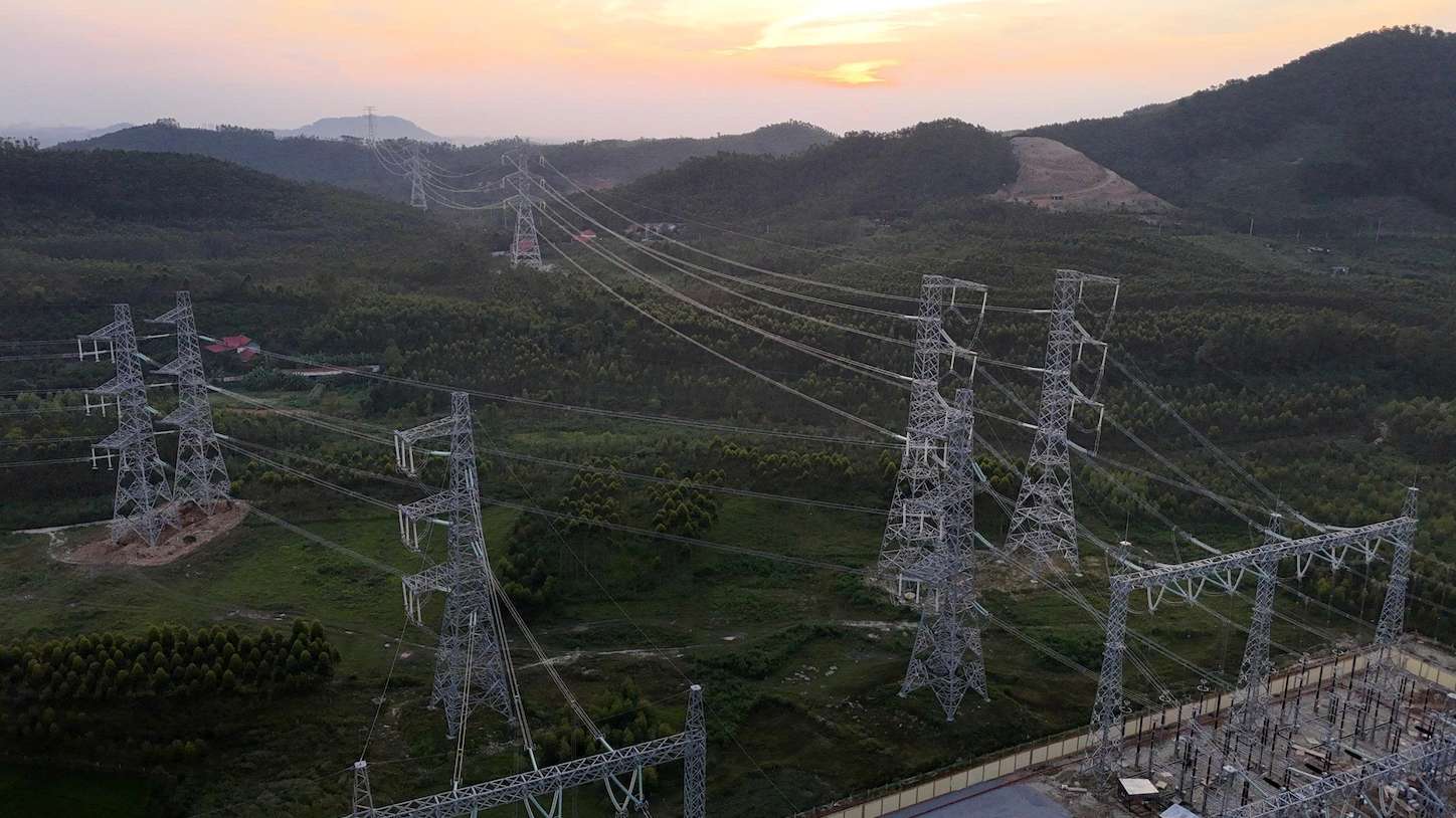 Du an di qua dia phan 2 tinh gom Lao Cai va Phu Tho (truoc day la 4 tinh gom Lao Cai, Yen Bai, Phu Tho va Vinh Phuc), voi diem dau la tram 500kV Lao Cai, diem cuoi la tram 500kV Vinh Yen. Anh: EVN