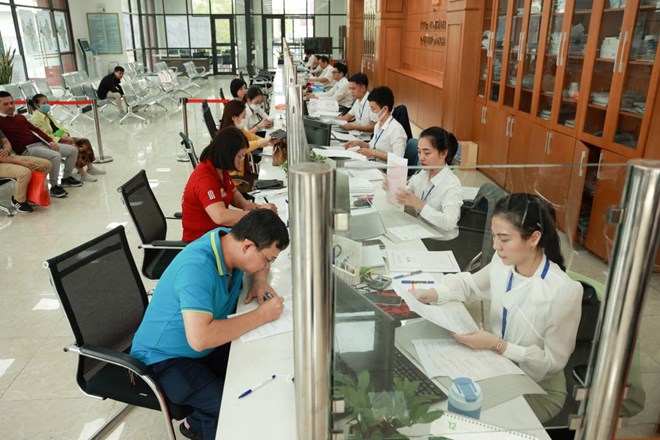 According to the list of job positions with the Official Dispatch issued by the Ministry of Home Affairs, the Office of the People's Council and People's Committee at the commune level are arranged for 6 job positions. Photo: Hai Nguyen