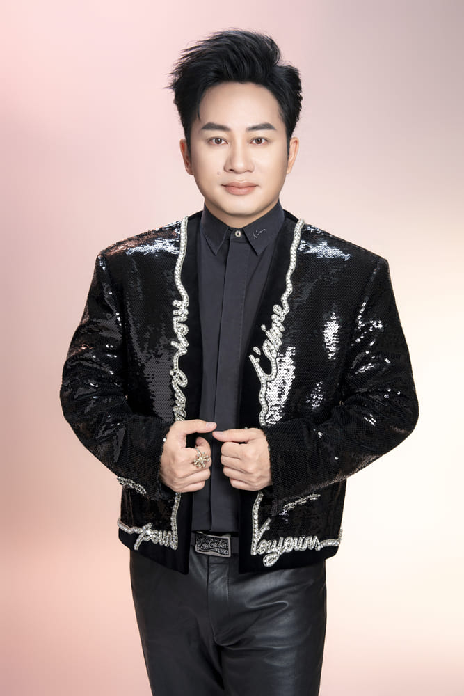 Loạt sao Việt như Mỹ Tâm, Tùng Dương, Sơn Tùng M-TP, Đông Nhi, Đoàn Thiên Ân, Thúy Diễm, Phương Mỹ Chi... cũng gửi lời động viên, chia sẻ đến đồng bào vùng bão.