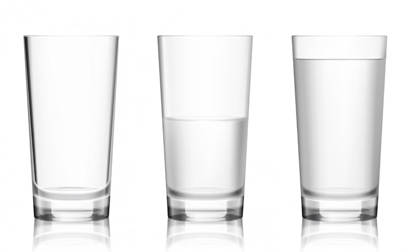 Water needs change with age and lifestyle. Photo: Thuy Duong