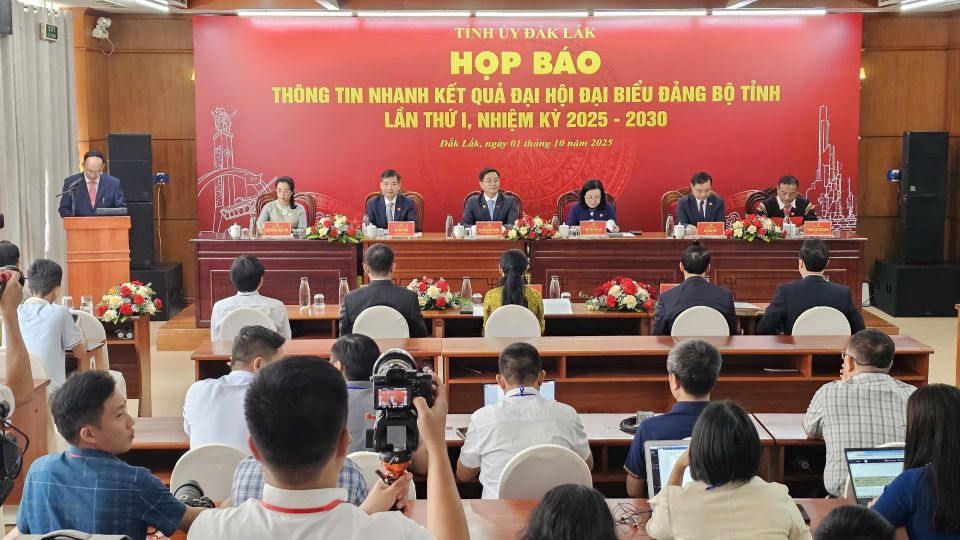 The Dak Lak Provincial Party Committee, term I, will soon issue the Working Regulations and the Action Program to implement the Congress Resolution. Photo: Bao Trung