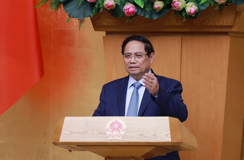 Prime Minister Pham Minh Chinh requested a commitment to the progress of completing the payment of the regime for those who quit their jobs, to be definitely completed before October 15, 2025. Photo: VNA
