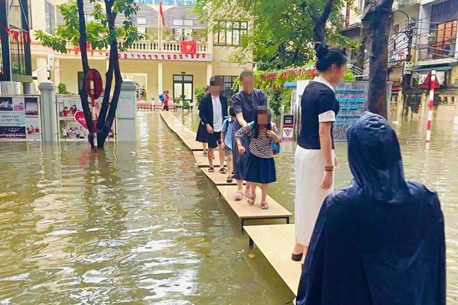 Sở GDĐT Hà Nội lên tiếng khi nhiều phụ huynh bức xúc vì chậm ra quyết định nghỉ học sớm