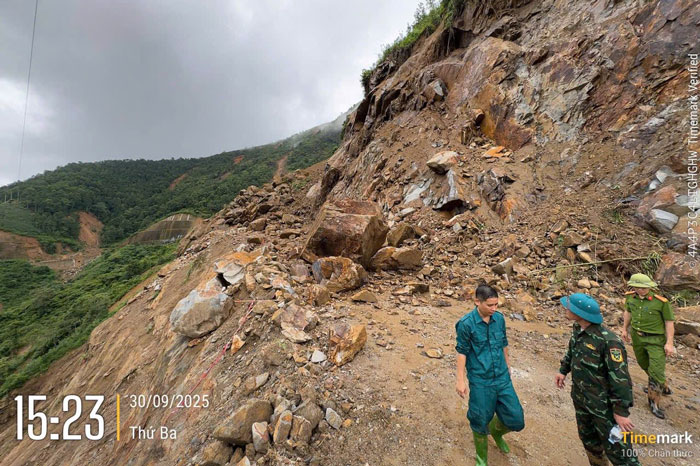 Diem sat lo tren Quoc lo 279 tai xa Minh Luong, tinh Lao Cai. Anh: Cong an xa Van Ban