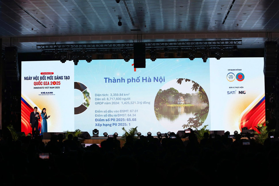 Ha Noi tiep tuc giu vung vi tri so mot voi 65,68 diem, danh dau nam thu 3 lien tiep dan dau bang xep hang. Anh: Hao Thien