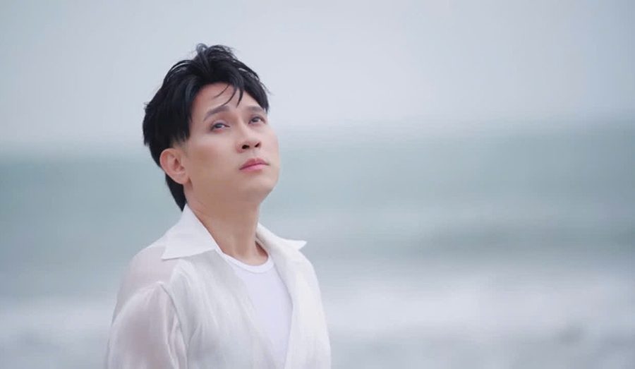 Singer Nguyen Vu. Photo: Provided by the artist.