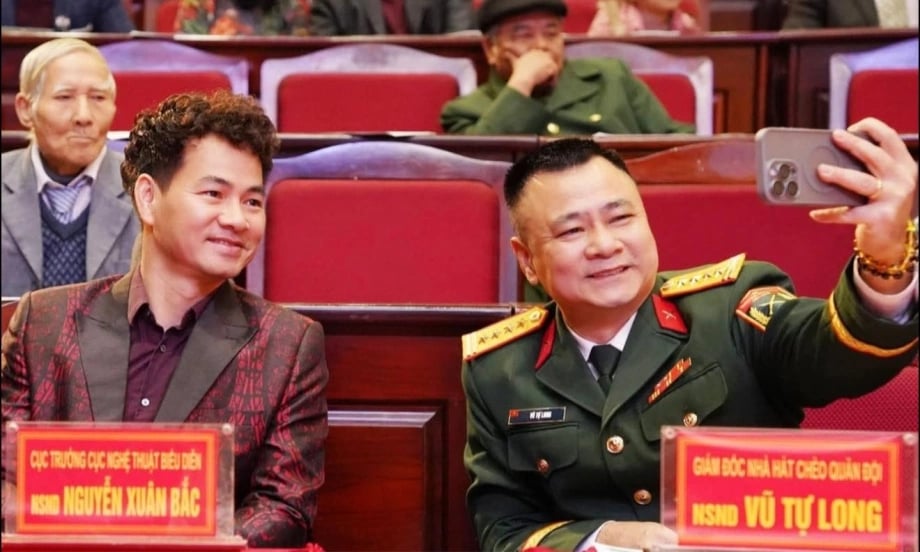 After 17 years, the lives of People's Artist Xuan Bac and People's Artist Tu Long have changed a lot. Photo: Character provided