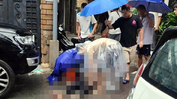 Investigation into the cause of the man in Hanoi suspected of being electrocuted to death. Photo: Tien Dung