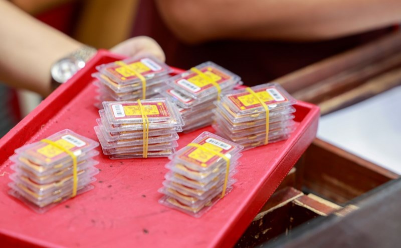 Early afternoon on October 1, the price of SJC gold bars was listed at 136-138 million VND/tael (buy in - sell out). Photo: Hai Nguyen