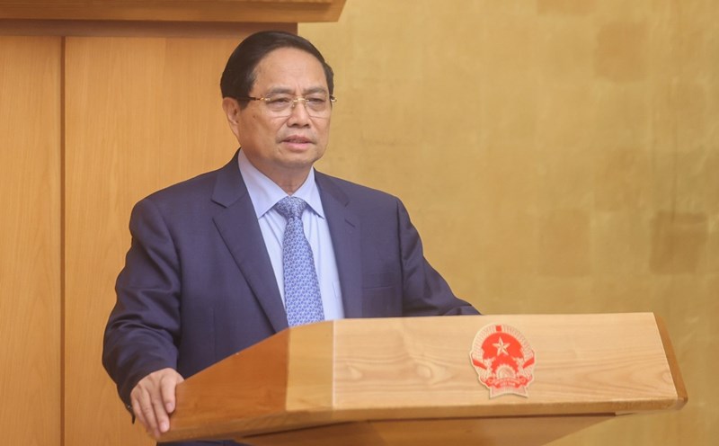 Prime Minister Pham Minh Chinh requested final guidance on determining job positions and limiting staff at the commune level. Photo: VGP
