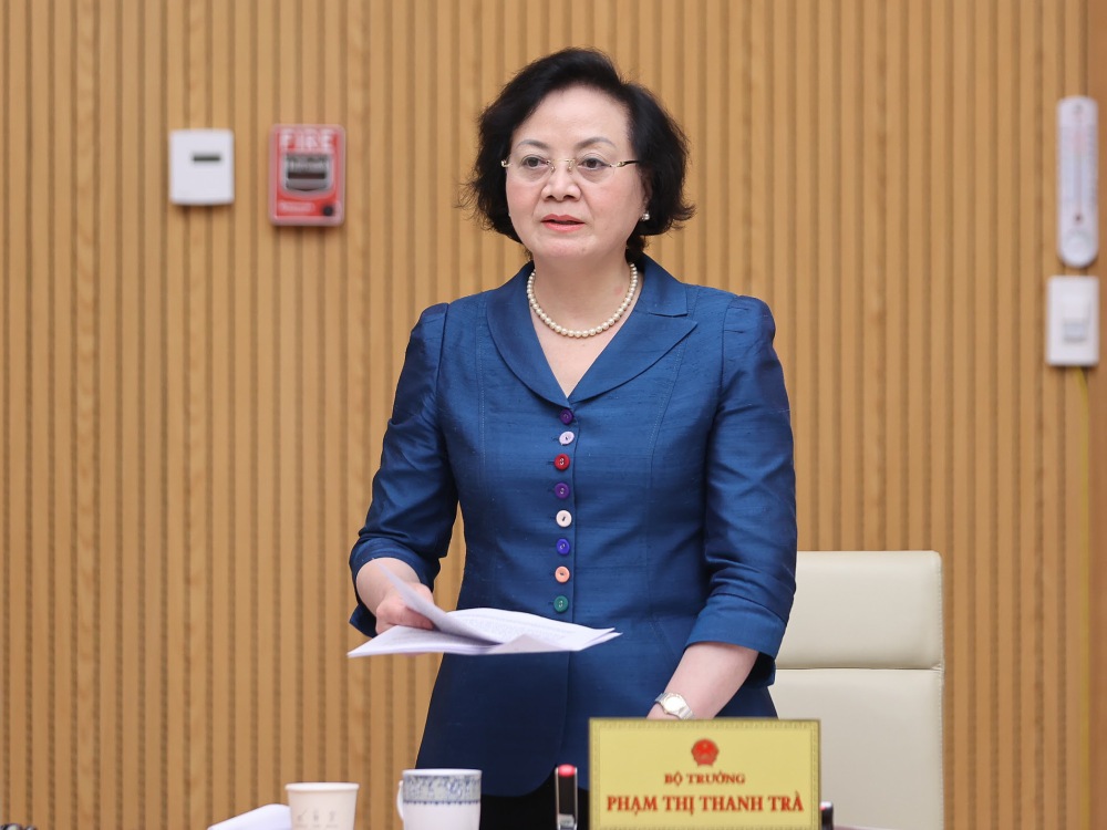 Minister of Home Affairs Pham Thi Thanh Tra said that she will increase commune-level human resources, speed up the arrangement of public service units and state-owned enterprises. Photo: VGP