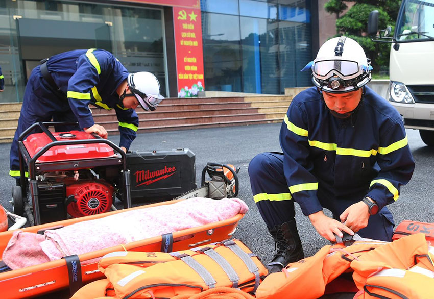 The Fire Prevention and Rescue Police of the Ministry of Public Security and Hanoi Police returned to Tuyen Quang to perform their duties. Photo: Ministry of Public Security