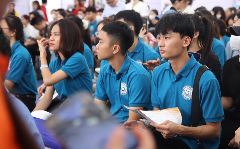 La nouvelle etudiante ne manquez pas cette remarque