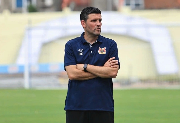 Huan luyen vien Gerard cua Ninh Binh FC. Anh: NBFC