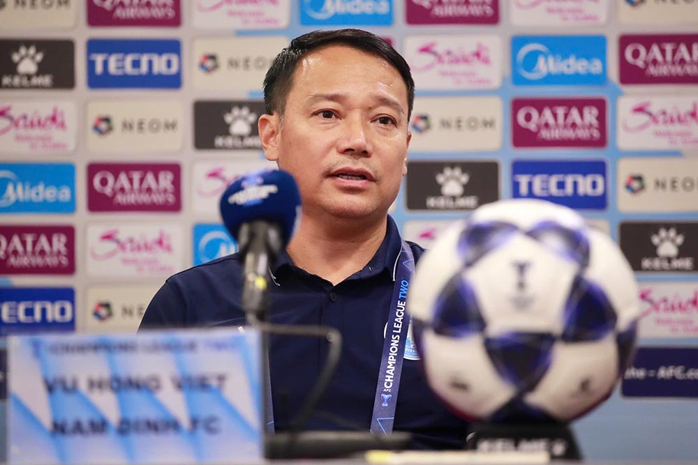 Coach Vu Hong Viet of Nam Dinh club. Photo: Nam Dinh Club