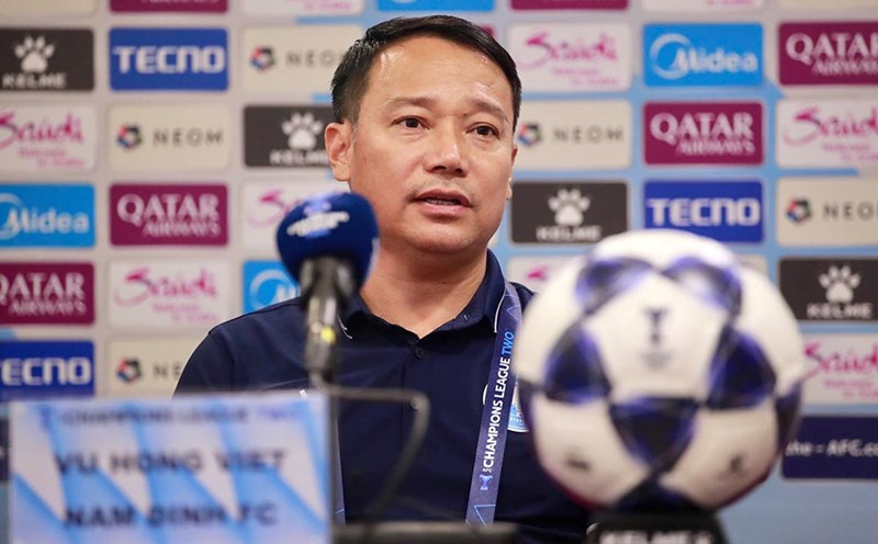 Coach Vu Hong Viet of Nam Dinh club. Photo: Nam Dinh Club