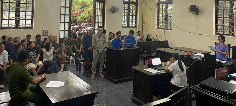 Kiểm sát viên công bố cáo trạng đối với các bị cáo tại phiên tòa. Ảnh: Viện KSND TP Hải Phòng

