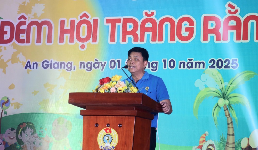 Chu tich LDLD tinh An Giang - Do Tran Thinh phat bieu tai chuong trinh. Anh: Nam Phuong