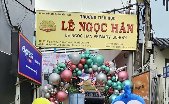 Hieu truong Truong Tieu hoc Le Ngoc Han bi de nghi kiem diem trach nhiem vi de xay ra du luan khong tot den uy tin cua truong va nganh. Anh: Nha truong 