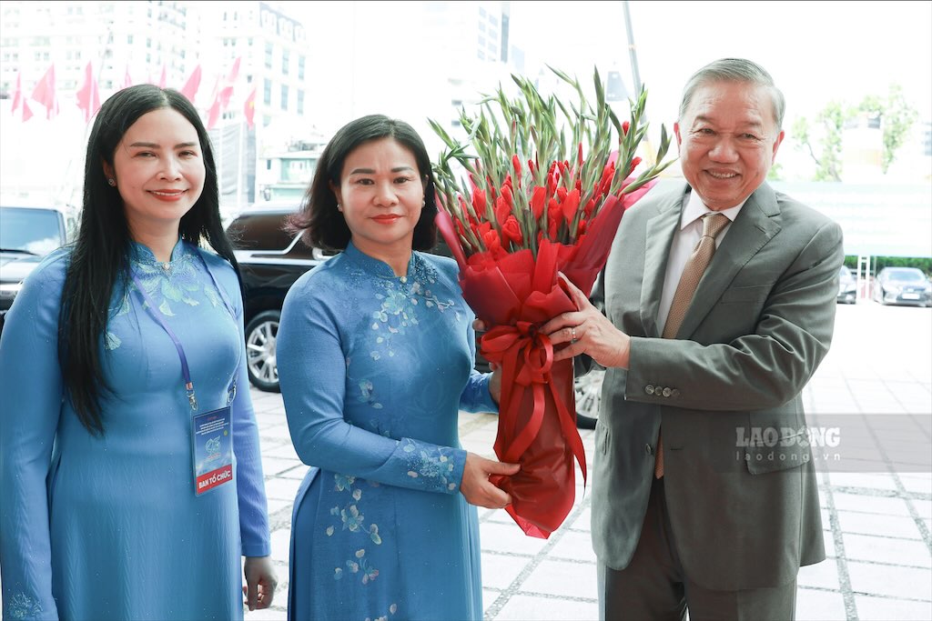 또 람 총비서는 베트남 여성 연합을 축하했습니다. 사진: 하이 응우옌