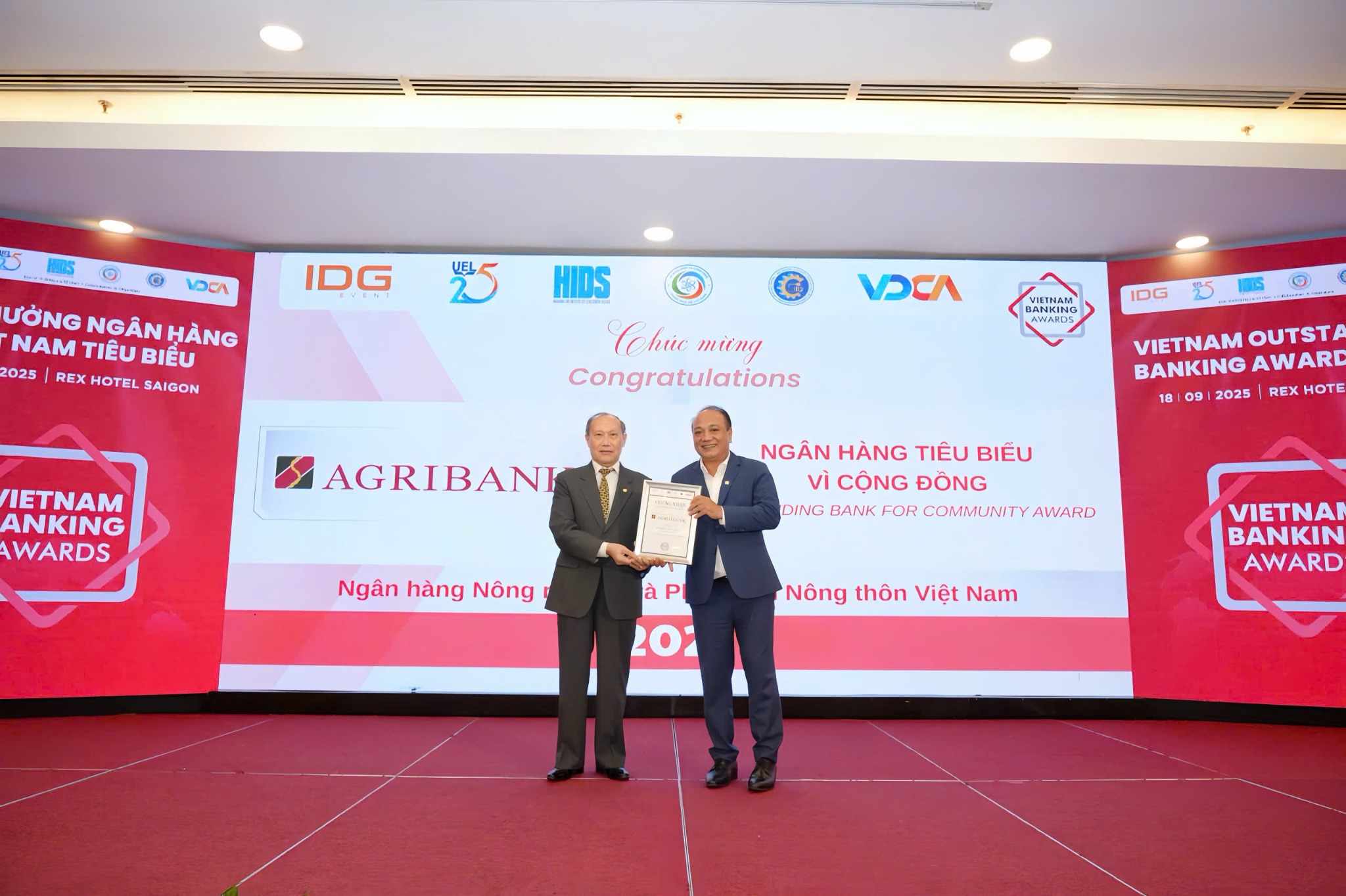 Agribank tiep tuc duoc vinh danh “Ngan hang tieu bieu vi cong dong” nam 2025. Anh: Agribank