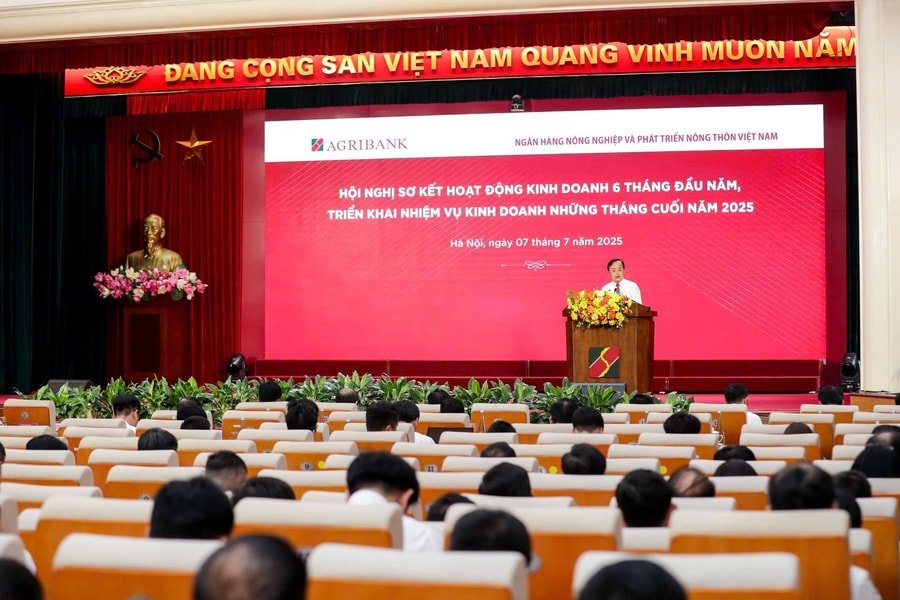 Toan he thong Agribank nghiem tuc va quyet liet thuc hien cac nhiem vu duoc dat ra trong Nghi quyet 68. Anh: Agribank