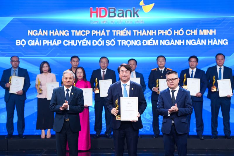 HDBank ghi dấu ấn tại Giải thưởng Chuyển đổi số Việt Nam 2025 với bộ giải pháp số trọng điểm ngành ngân hàng. Ảnh: HDBank 