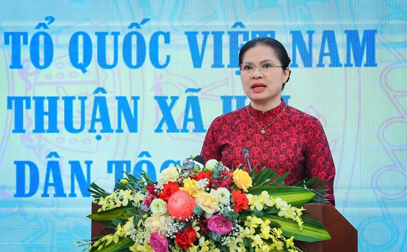 Ms. Ha Thi Nga - Vice Chairwoman of the Central Committee of the Vietnam Fatherland Front spoke at the workshop. Photo: Bao Han