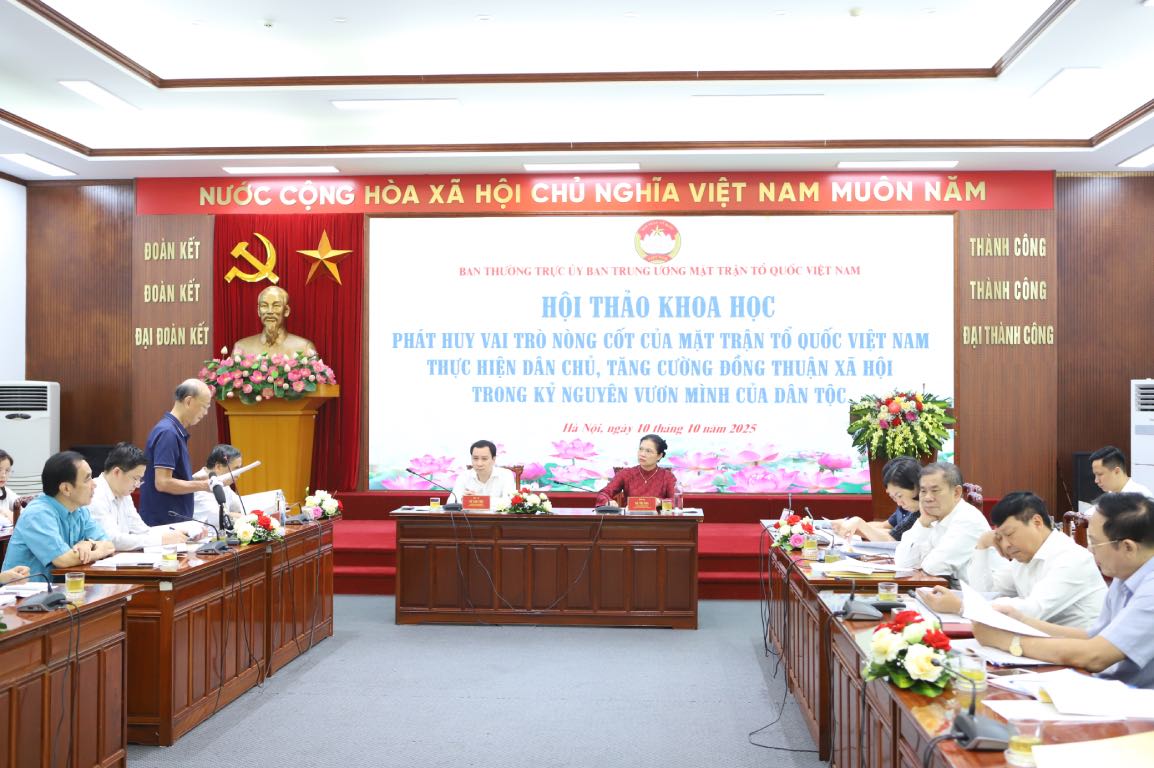 Toan canh hoi thao. Anh: Bao Han