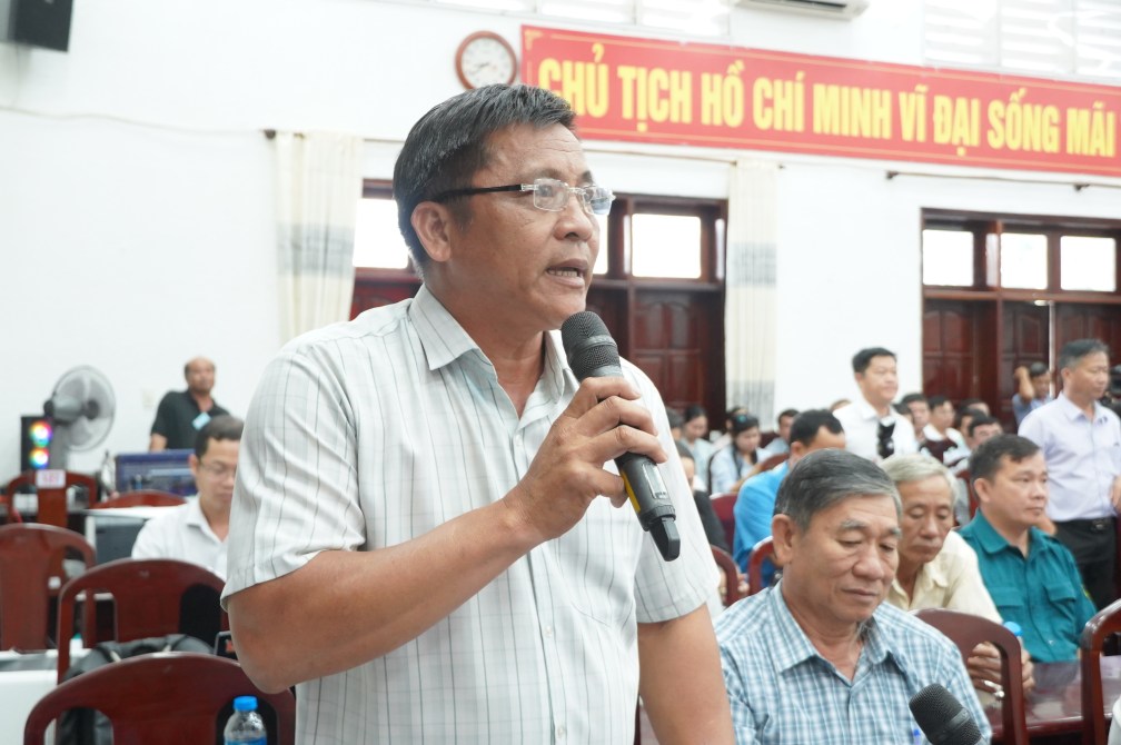 Cac cu tri o TP Can Tho phat bieu y kien. Anh: Ta Quang