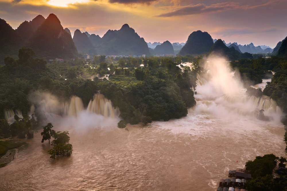 Khu du lich thac Ban Gioc dong cua nhung ngay nay de dam bao an toan cho du khach. Anh: Thai Duong
