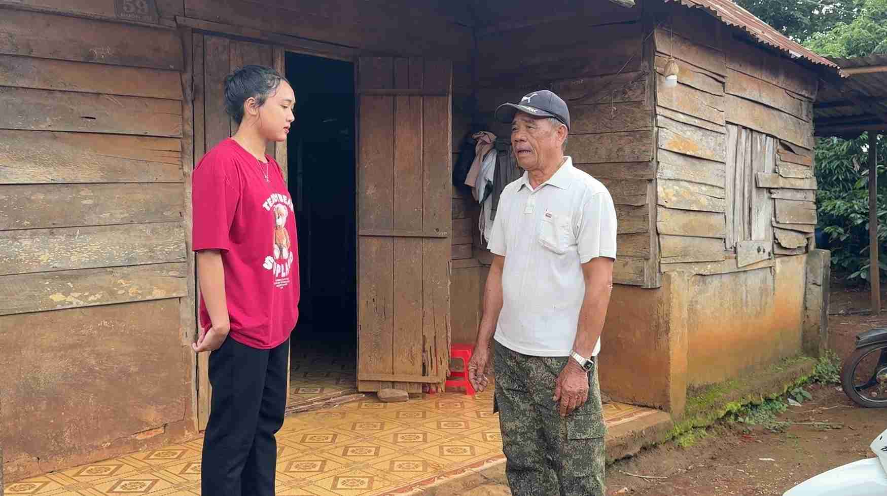 Nguoi co uy tin dang la soi day gan ket, tao niem tin cho the he tre. Anh: Bao Lam