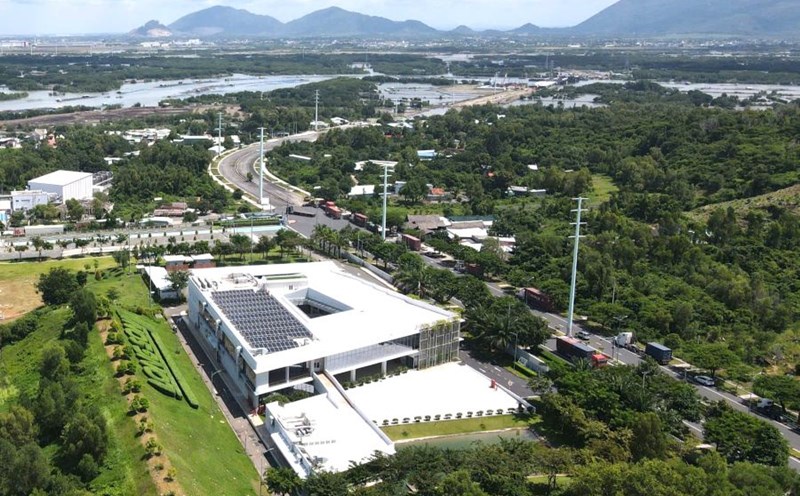 The Long Son - Cai Mep route project will connect the Long Son Petrochemical Complex with the Cai Mep - Thi Vai deep-water treatment port area, promoting logistics and economic development. Photo: Thanh An
