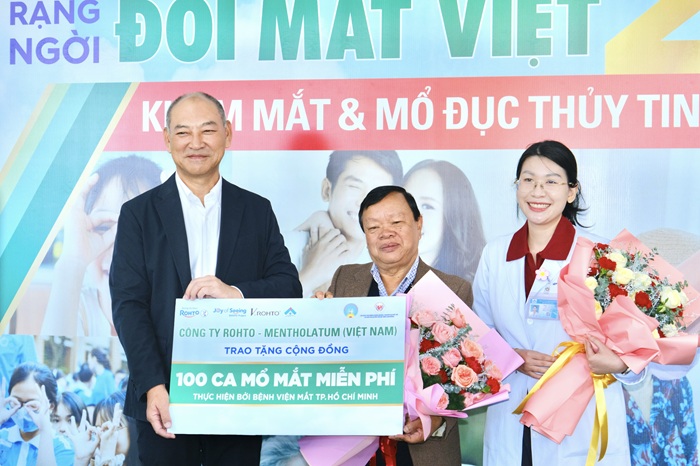 Anh: V.Rohto