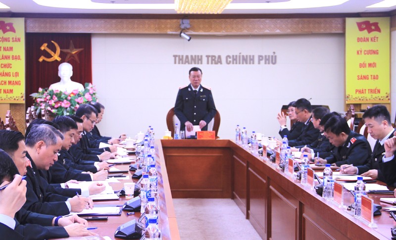 정부 감사원장은 직속 기관에 총리가 지시한 감사 결과 발표 속도를 높일 것을 요청했습니다. 사진: 정부 감사원