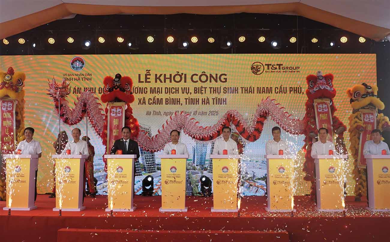 Nghi thuc khoi cong du an Khu do thi, thuong mai dich vu, biet thu sinh thai Nam Cau Phu. Anh: Tran Tuan.