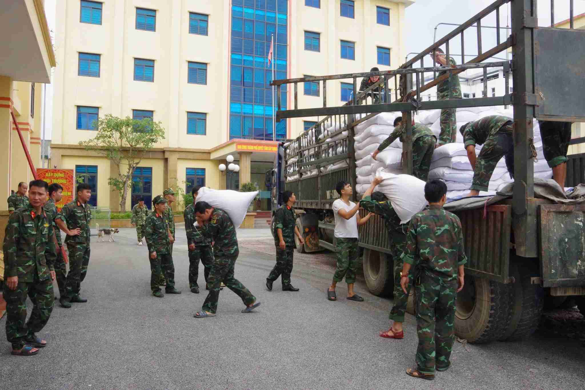 Cao Bang province is calling for support and the fastest distribution of relief goods to the people. Photo: Tran Loc