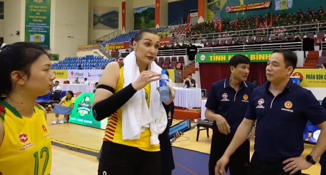 外国籍のイリーナ・ヴォロンコワ選手が情報部隊で良いプレーを見せています。写真:VFV