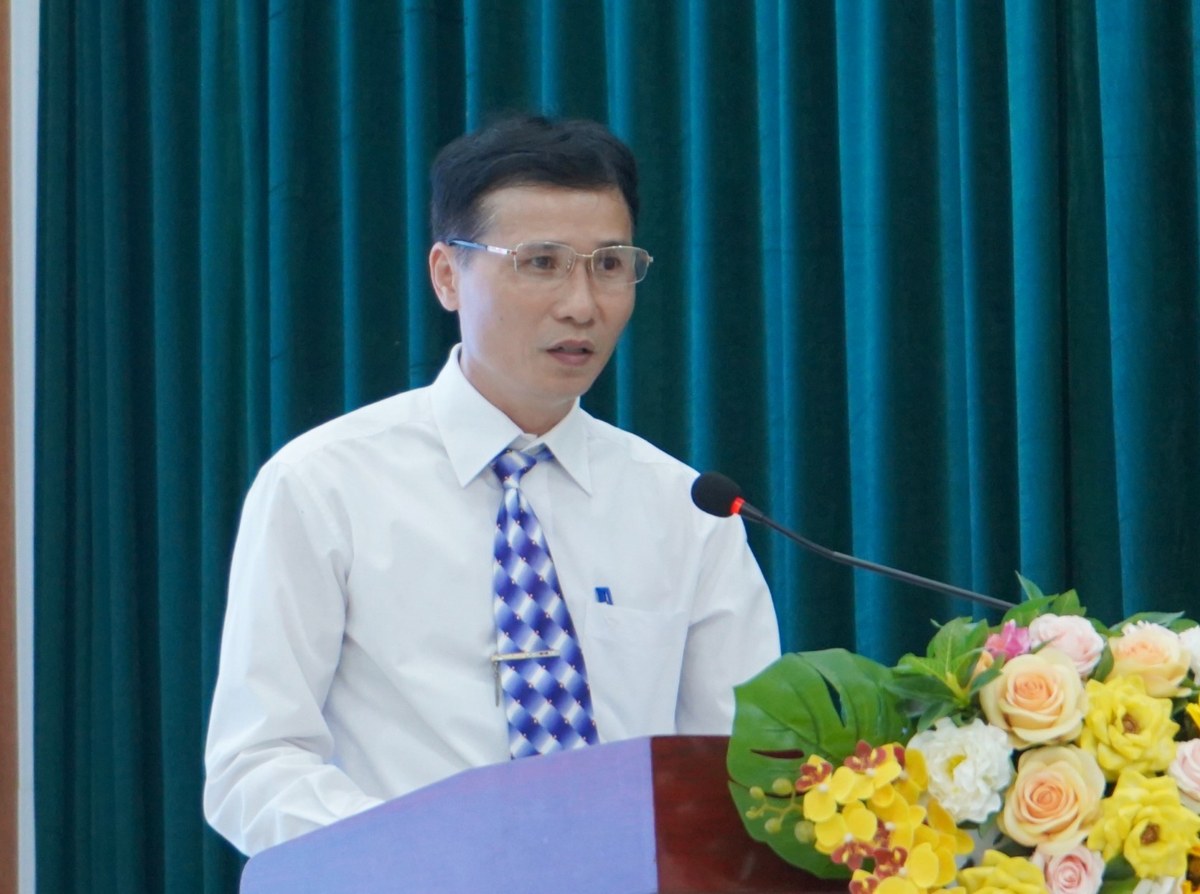 Ong Bui Quang Trung duoc chi dinh giu chuc Pho Chu tich Phu trach Cong doan phuong Duong Kinh. Ảnh: Mai Dung