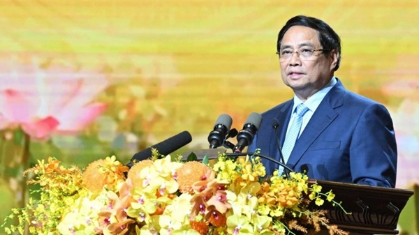 팜밍찡 총리는 회의에서 연설하면서 수도의 눈은 인재를 빛내고 지혜를 해방시키는 곳이어야 한다고 말했습니다. 사진: VOV