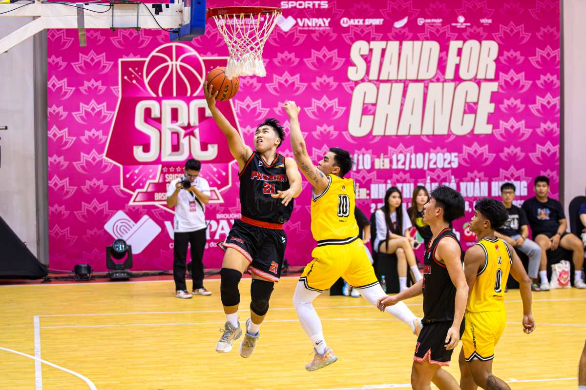 Saigon Pro-Am Basketball Cup 2025(SBC 2025)は、最も優れた8チームが劇的な準々決勝に進出することを決定しました。写真:Do Quyen