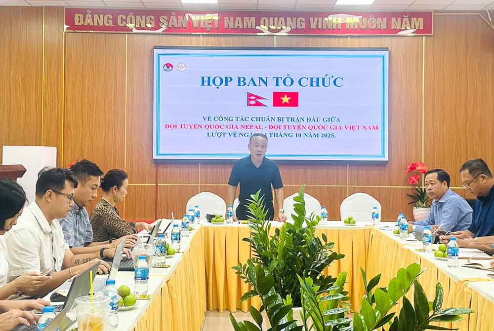 Tong Thu ki Nguyen Van Phu phat bieu tai cuoc hop. Anh: VFF