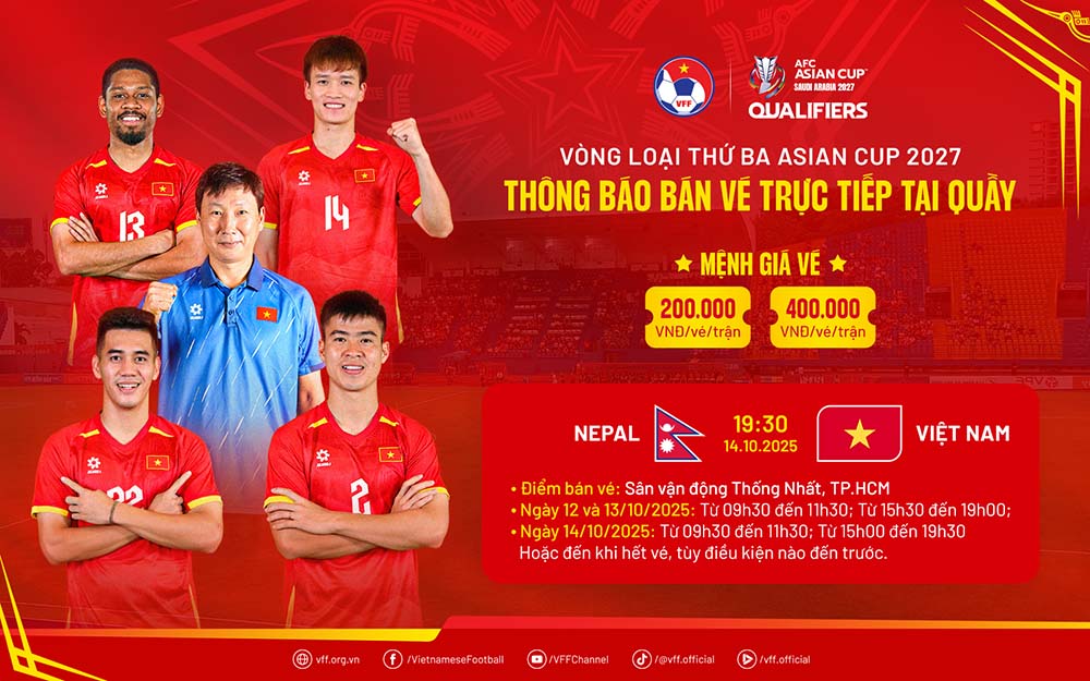 Thong tin ban ve tran dau giua doi tuyen Viet Nam voi Nepal tren san Thong Nhat. Anh: VFF